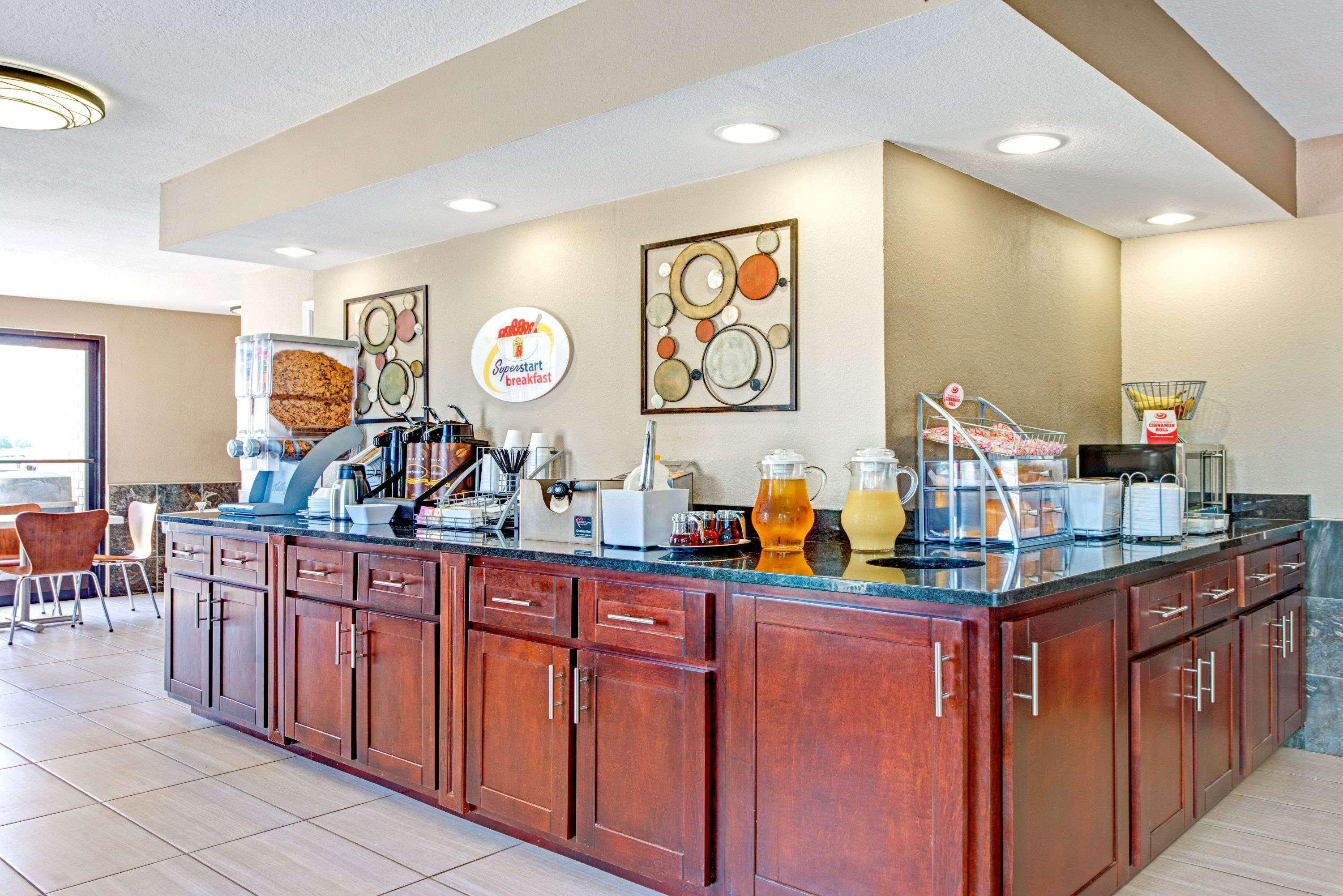 Super 8 By Wyndham Lakeland Buitenkant foto